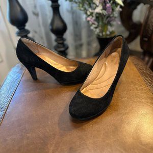 Clarks Suede Pumps - Black - Size 9